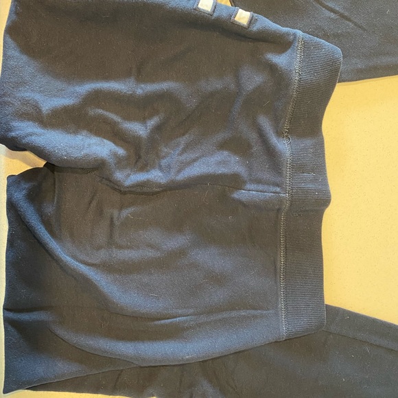 Navy Hollister Leggings- bundle 3+ items get 15% - Picture 4 of 5